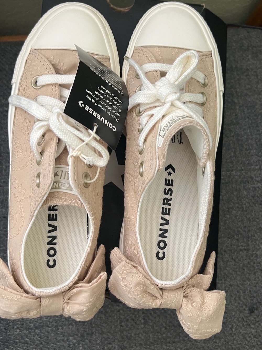 NEW Women’s Converse Chuck Taylor All Star Lift Low Bows A10246C Platform Shoes - Picture 11 of 16